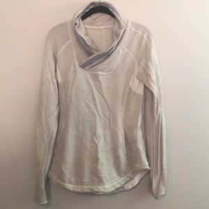 Lulu lemon size 6 cream and gray pullover